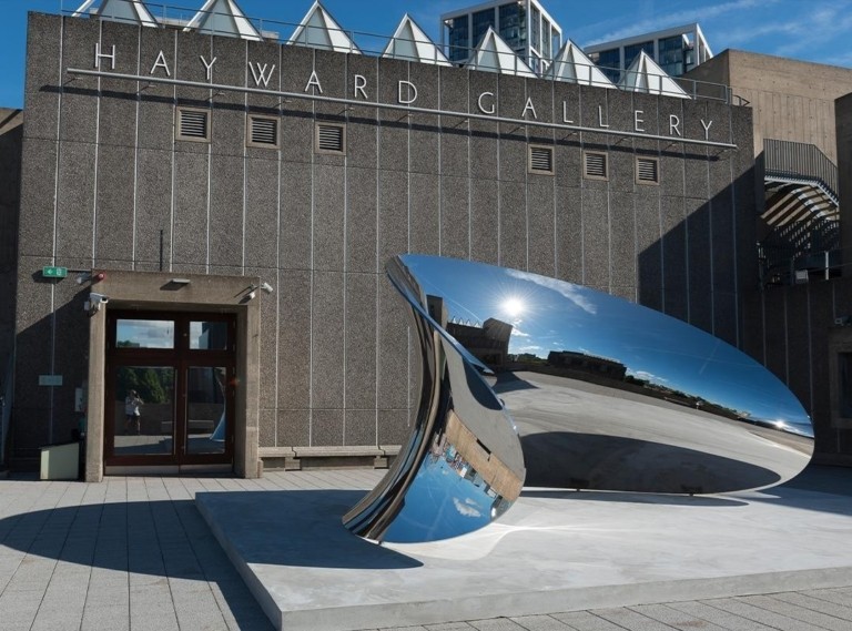 Anish Kapoor: Τα καθηλωτικά έργα ενός μεγάλου καλλιτέχνη
