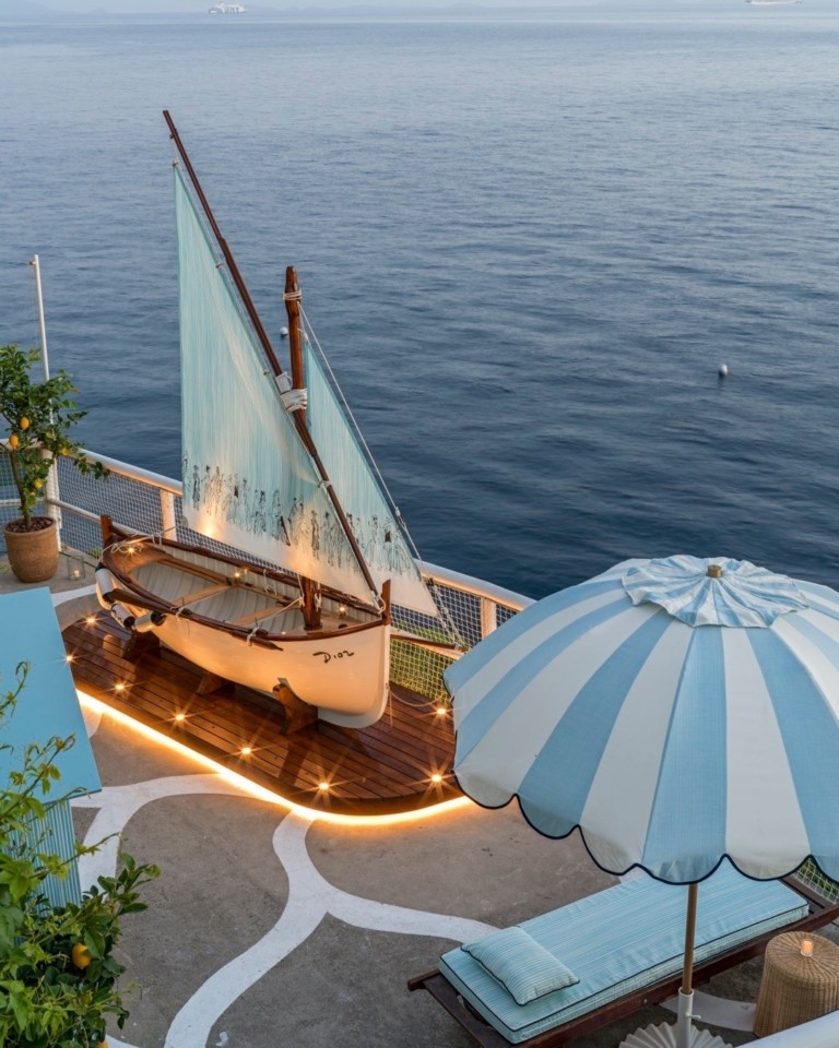 Ομπρέλες Gucci, ξαπλώστρες Βurberry: Τα πιο όμορφα beach club στην Ευρώπη 