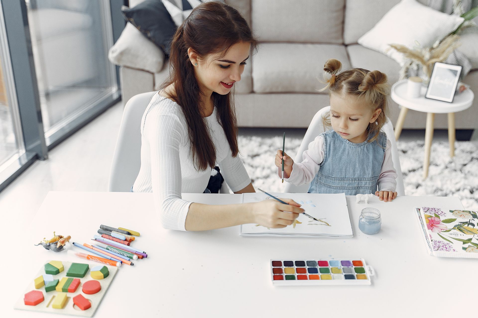 Γιατί είναι τόσο δύσκολο να βρεις τη σωστή babysitter;