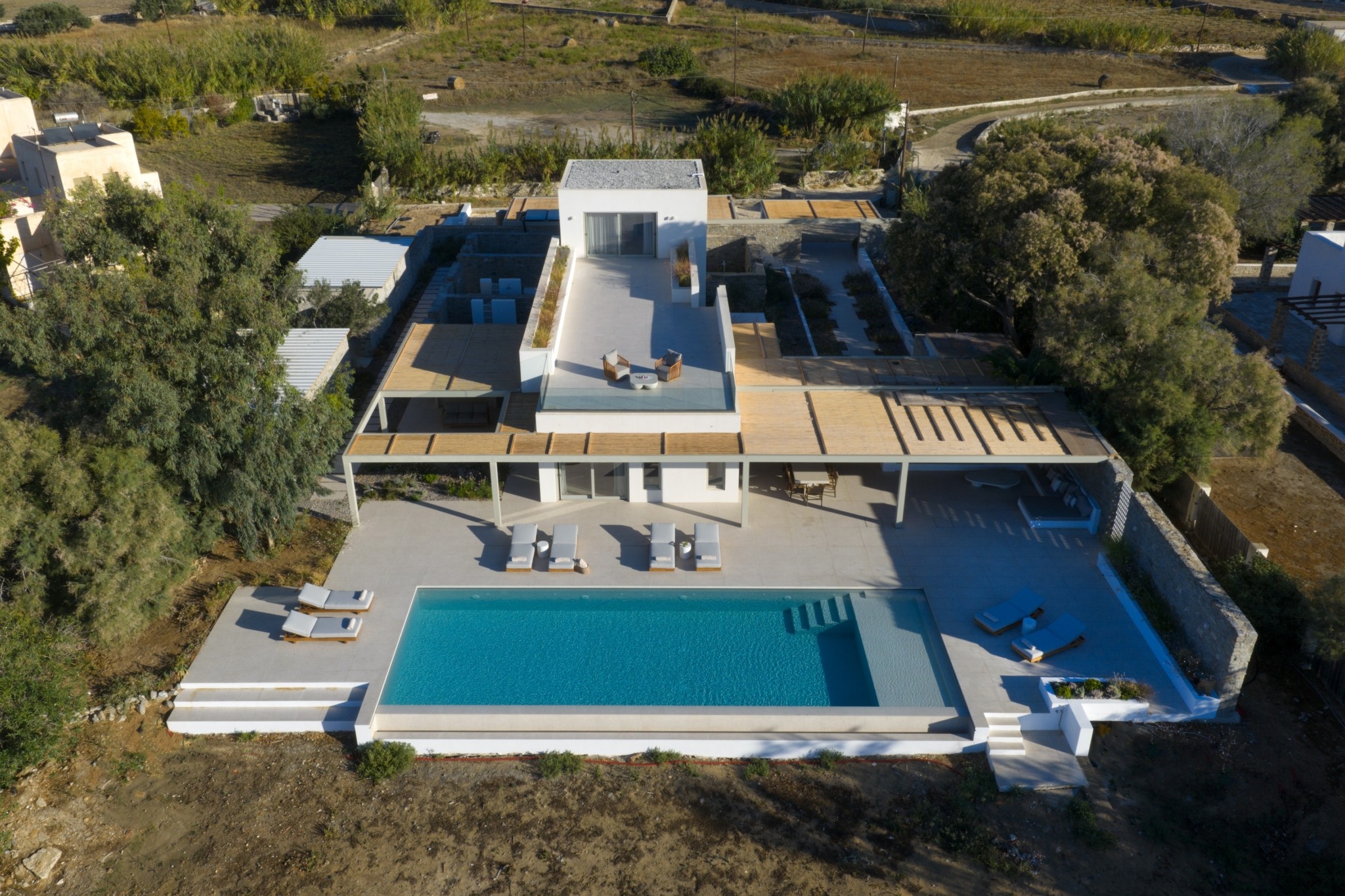 Villa Noema: Μια εντυπωσιακή παραθαλάσσια κατοικία στη Χρυσή Ακτή στην Πάρο