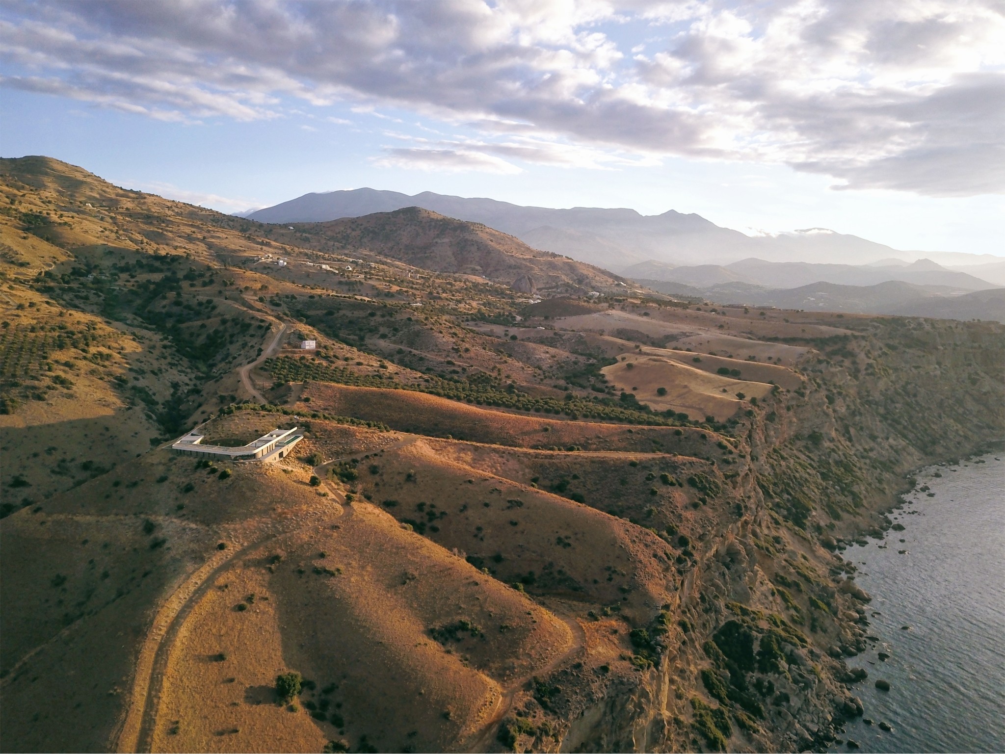 Μια εντυπωσιακή κατοικία-κόσμημα με θέα στο απέραντο μπλε της νότιας Κρήτης
