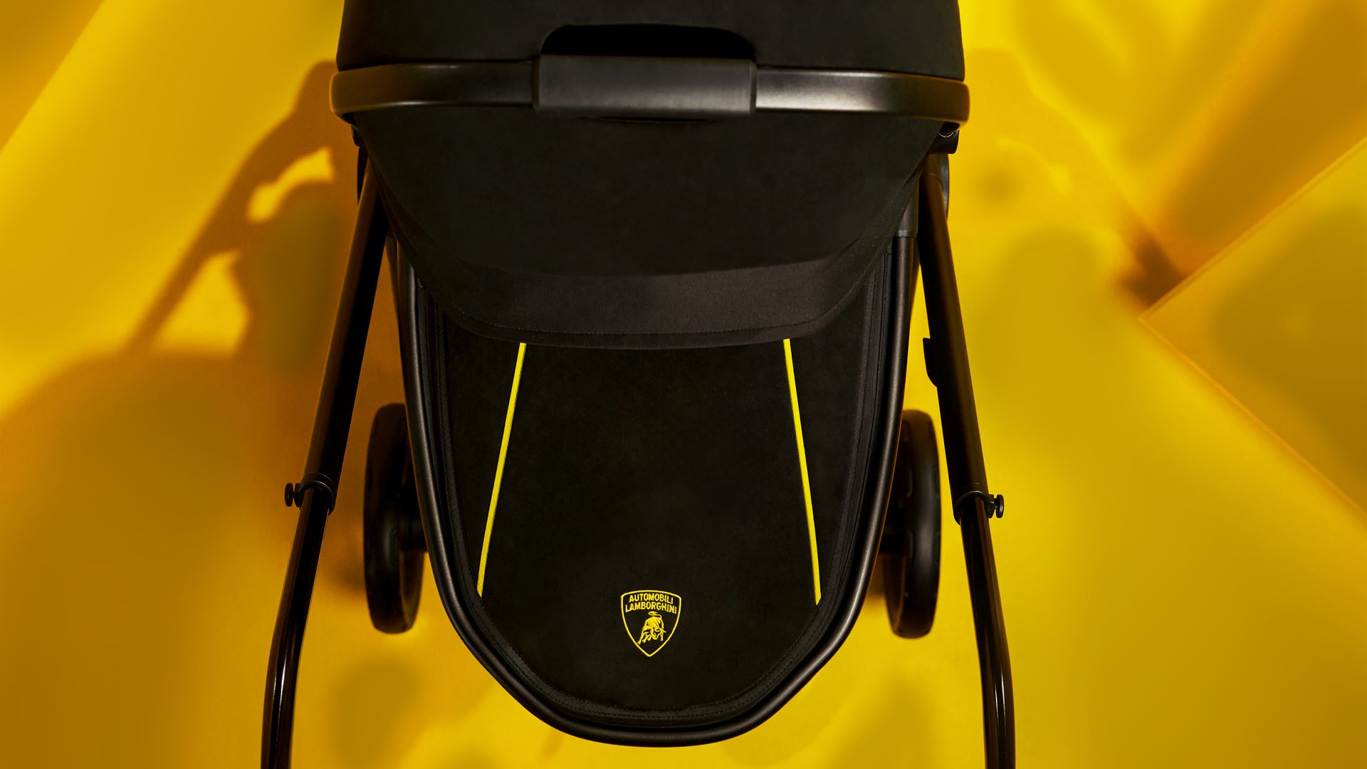 Οταν το μωρό σου κυκλοφορεί με Lamborghini