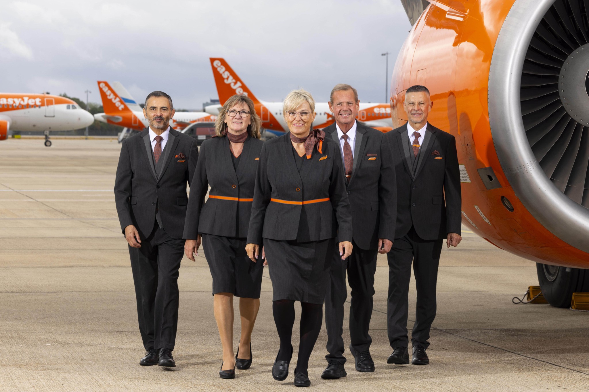 EasyJet: Υπερδιπλασιάζει το προσωπικό καμπίνας άνω των 50 ετών