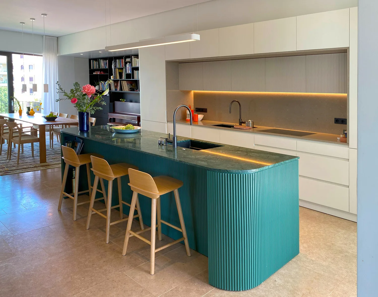 Οι ιστορίες πίσω από δύο design πολυκατοικίες στου Παπάγου