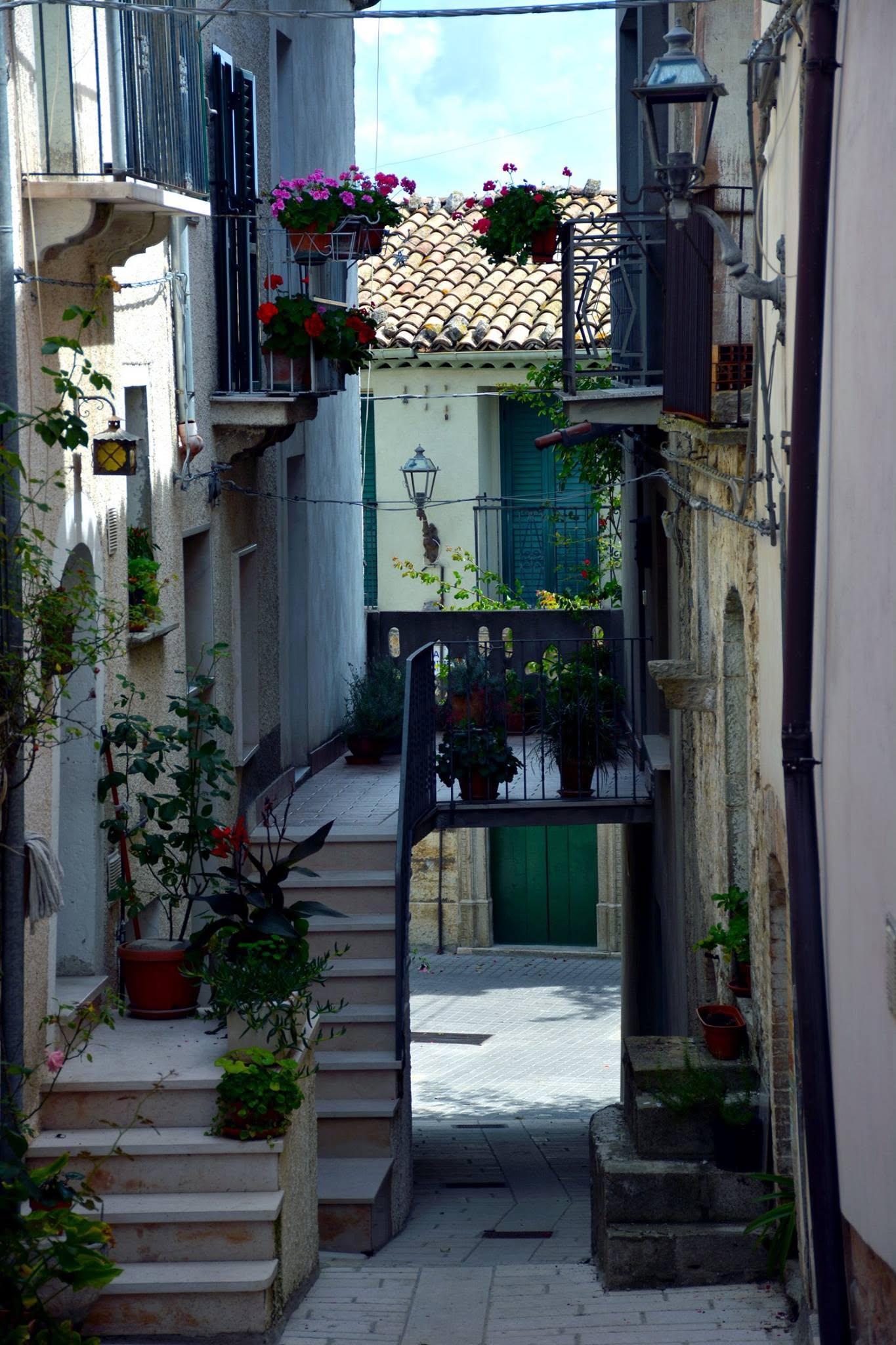 Ένα χωριό πανηγυρίζει επειδή γεννήθηκε ένα παιδί