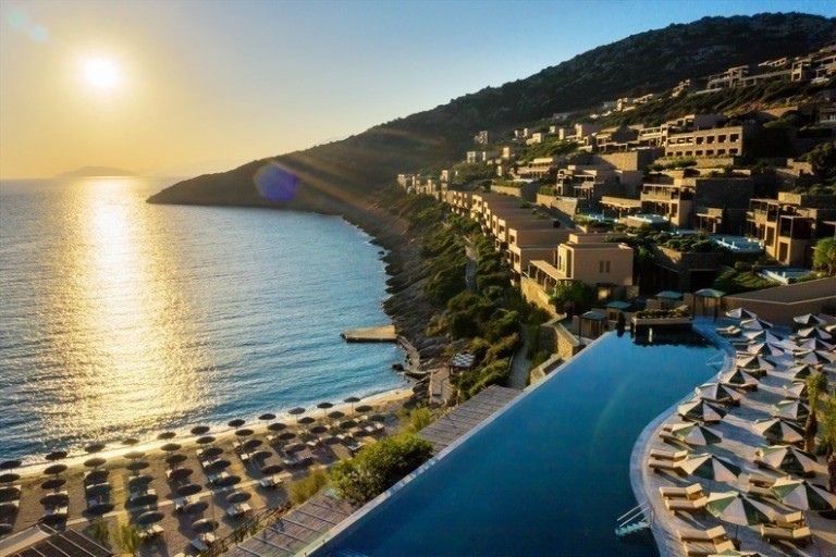 Η διεθνής dream-team του fine drinking στο Daios Cove