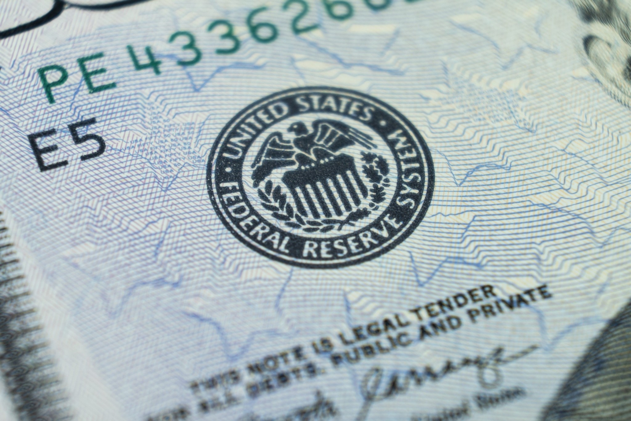 Οι αγορές αντέχουν τη σκληρή στάση της Fed αλλά όχι την αβεβαιότητα (πίνακες)