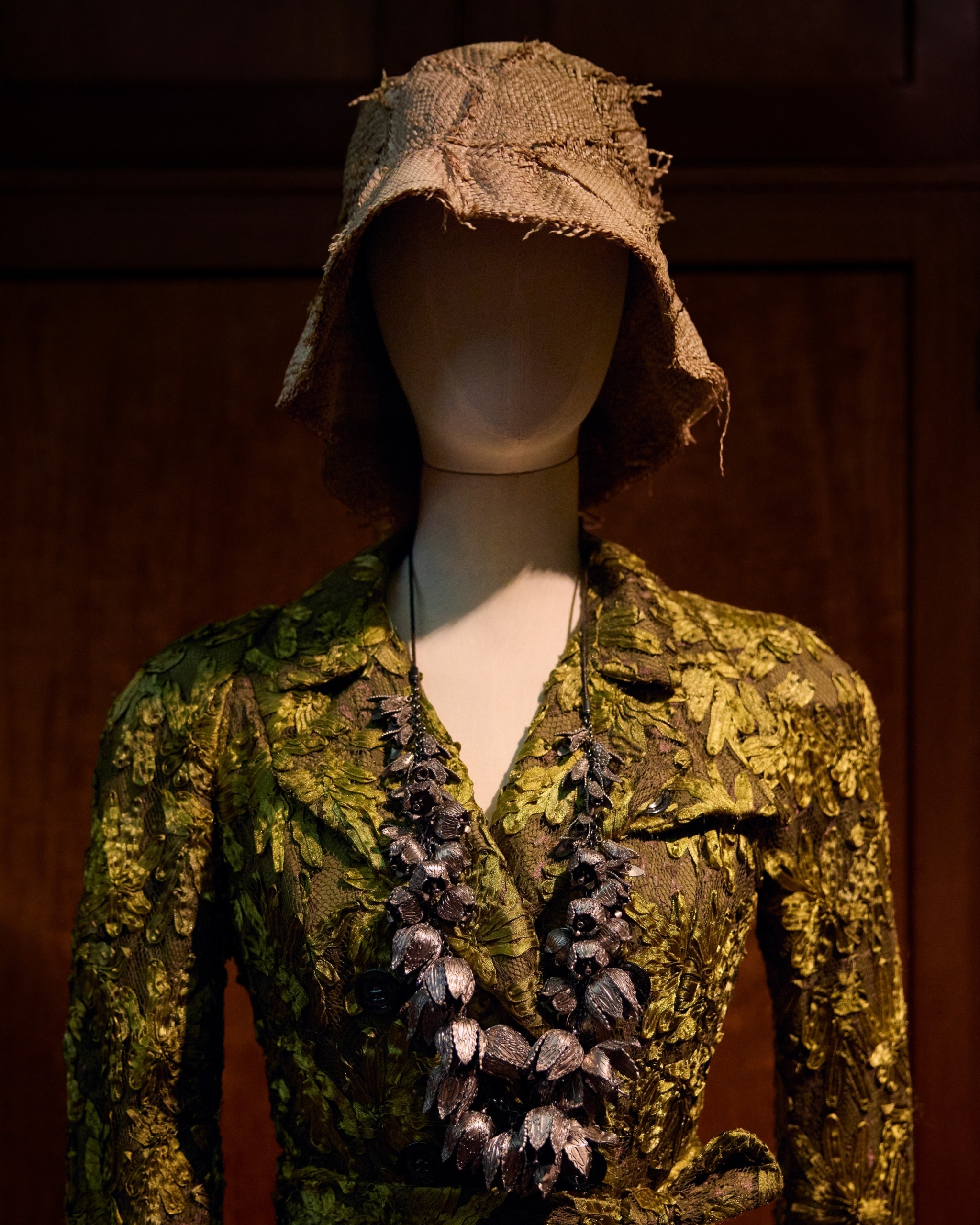 Η καμπαρντίνα Burberry στο μουσείο V&A