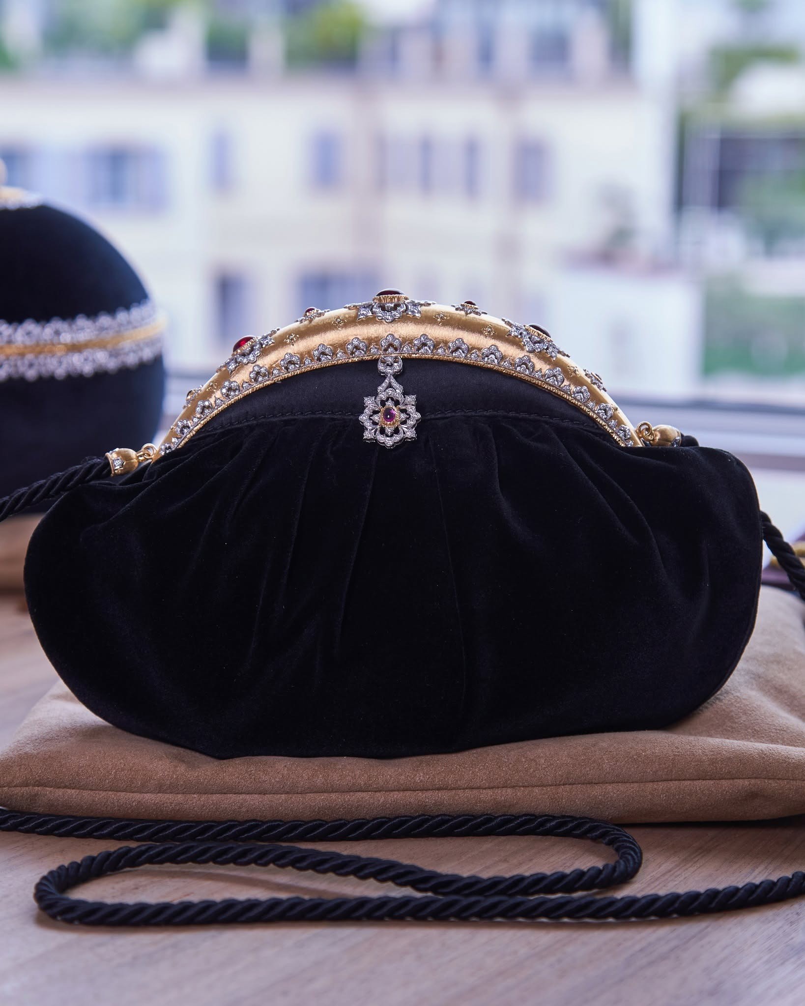 Cartier, Bvlgari, Buccellati: Οι τσάντες που φοριούνται σαν κοσμήματα