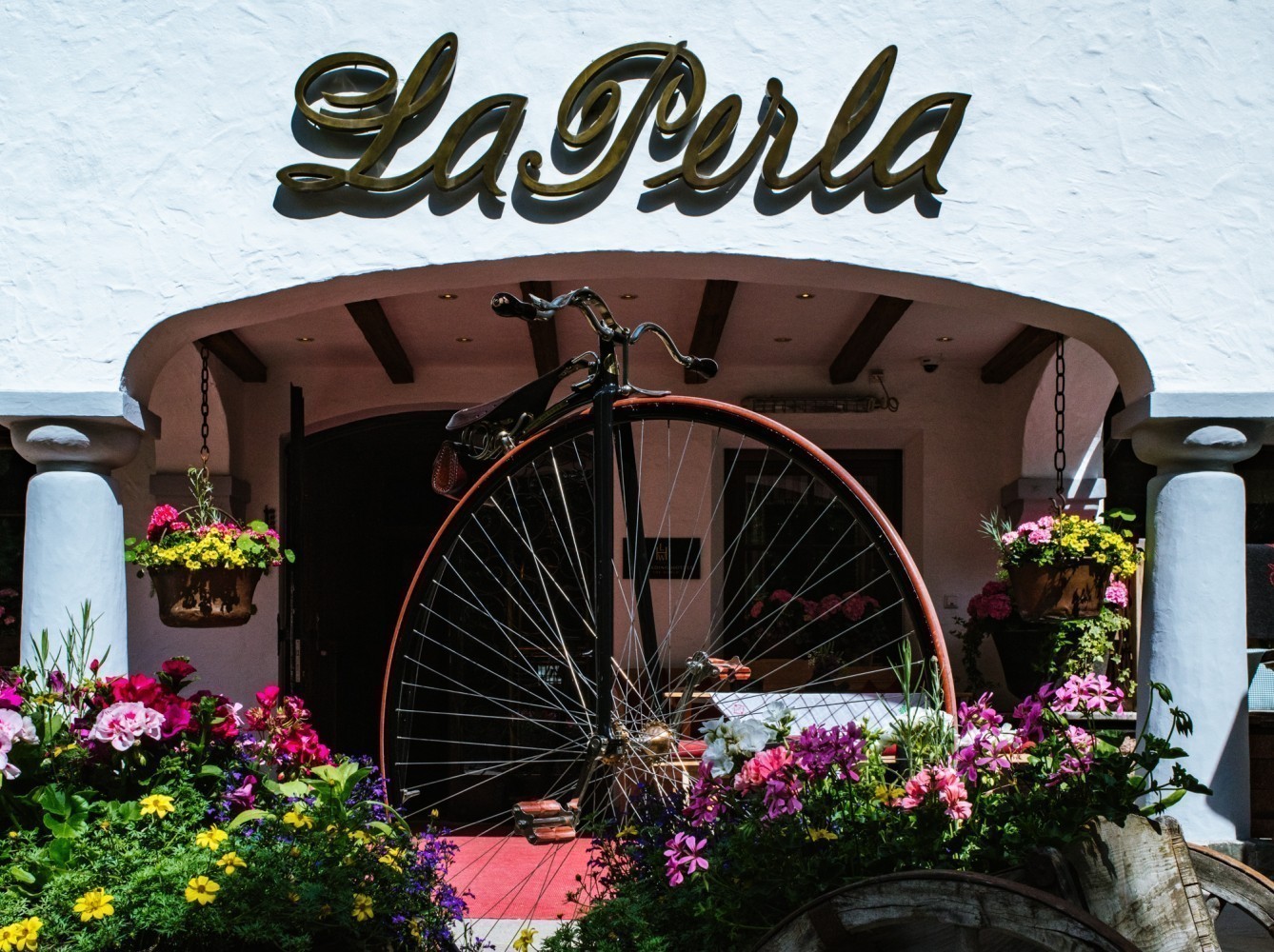 La Perla: Η μικρή πανσιόν που έγινε το θρυλικό ξενοδοχείο κάτω από τους Δολομίτες