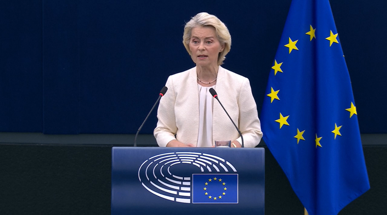 <div style="width:1px;height:1px"></div>Ούρσουλα φον ντερ Λάιεν στο State of the Union: Νέα «Συμμαχία για το Μέλλον» με τον Καναδά – Ναι στο «φρένο» της AI (live)