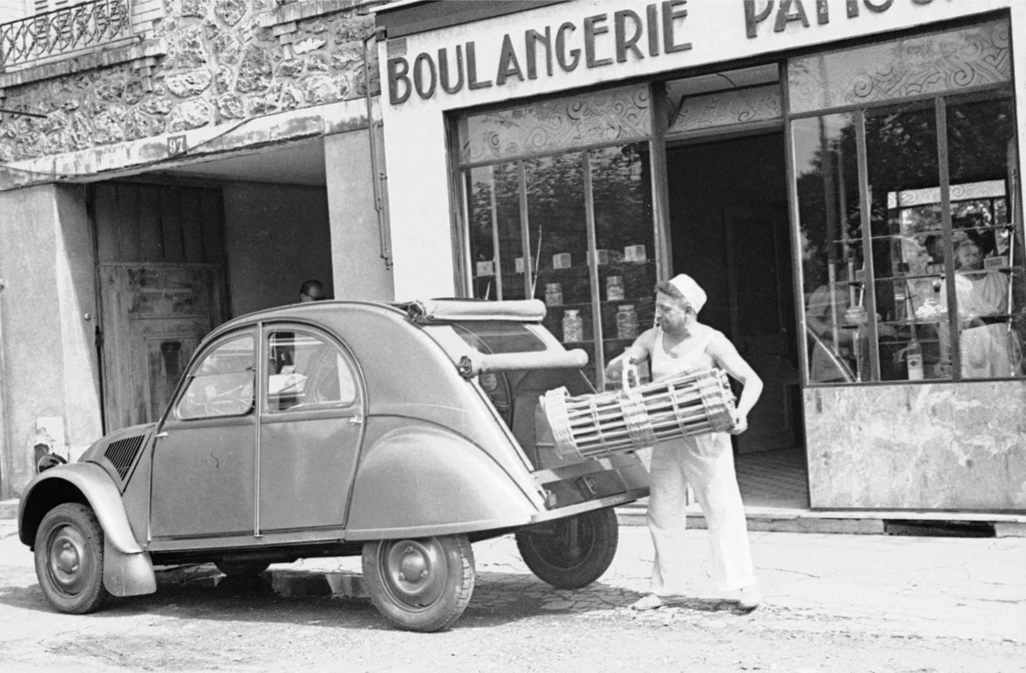 Citroen 2CV: Το ασχημόπαπο και σύμβολο μιας εποχής επιστρέφει