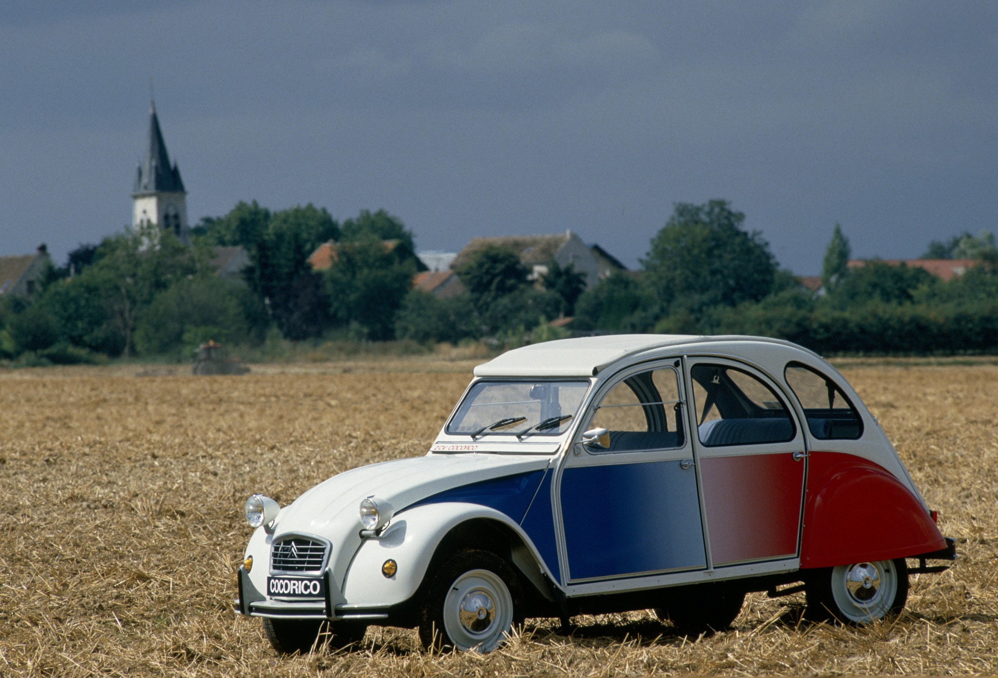 Citroen 2CV: Το ασχημόπαπο και σύμβολο μιας εποχής επιστρέφει
