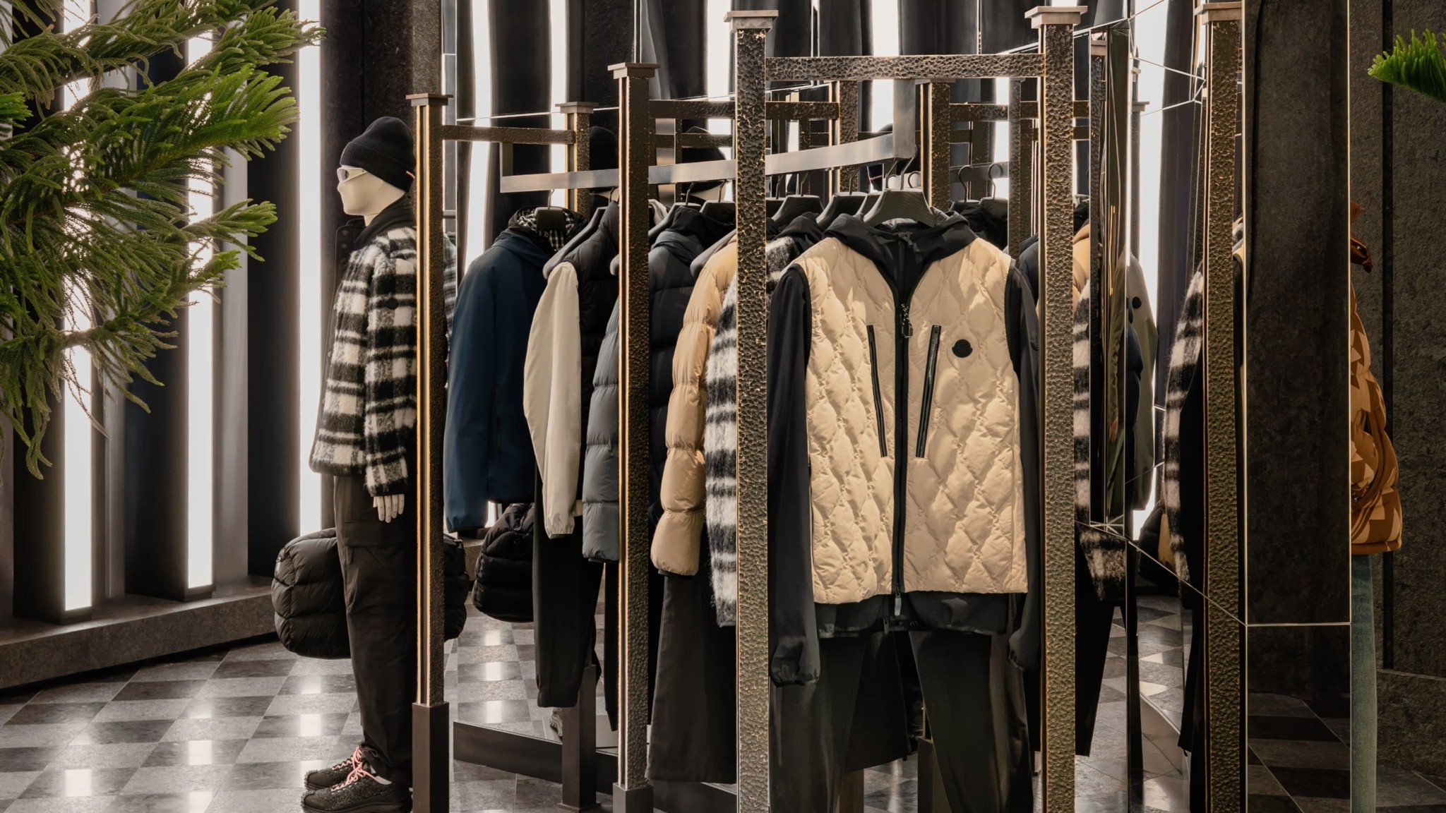Το μεγαλύτερο κατάστημα της Moncler σε όλον τον κόσμο