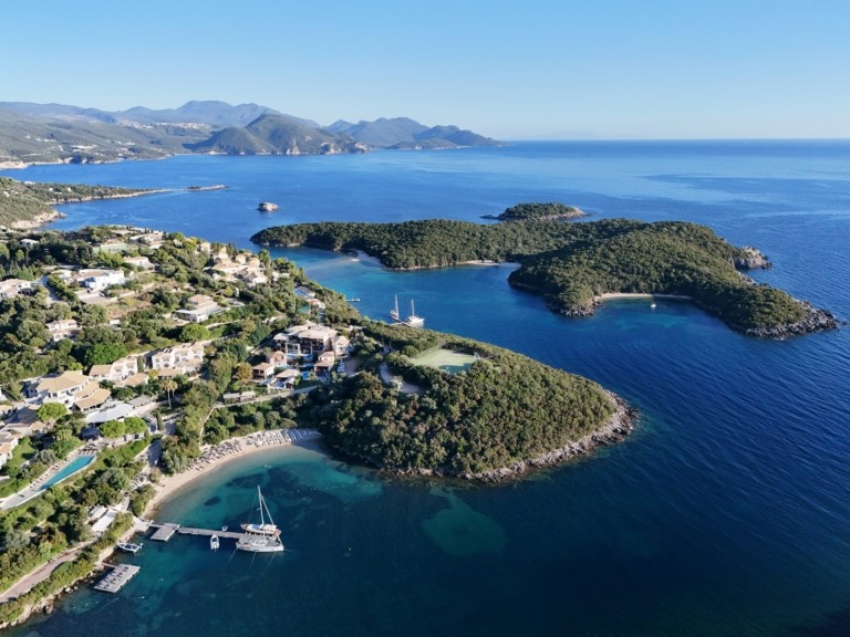 Αεροδρόμιο Ακτίου: Η δυτική ακτή κρατάει το καλοκαίρι ως τον Οκτώβριο